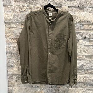H&M Olive Green Casual Button Down Shirt size M perfect condition